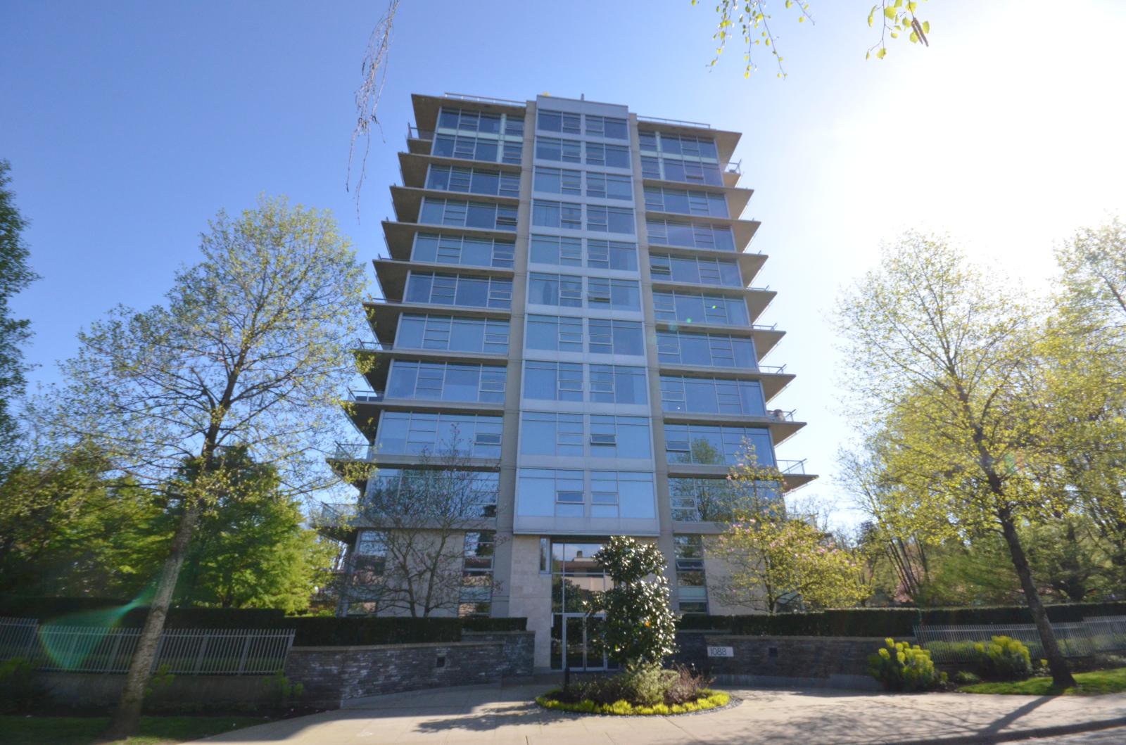 902–1088 West 14th Ave